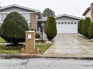 3105 Smoke Tree Ct, Hazel Crest, IL 60429