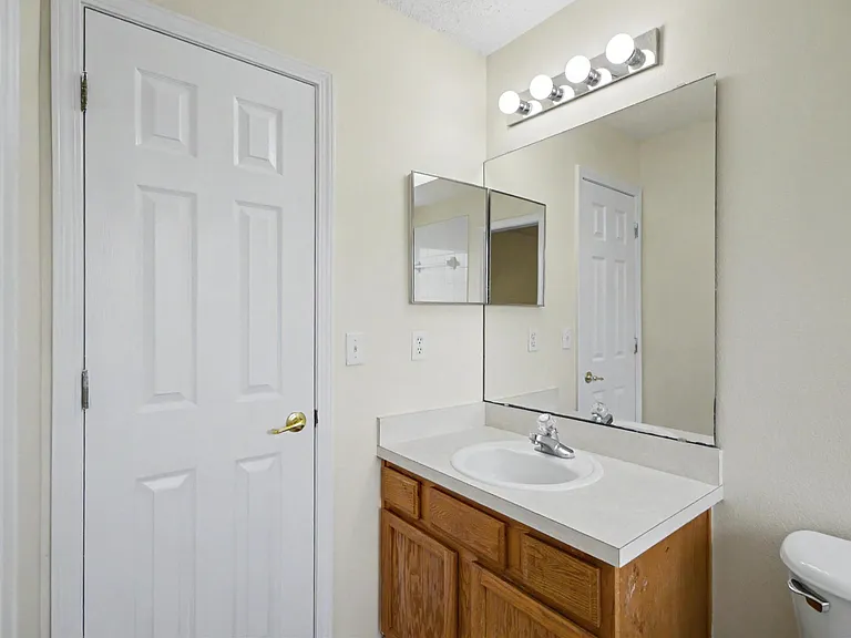 90 Buttonworth Dr #A — Photo 32