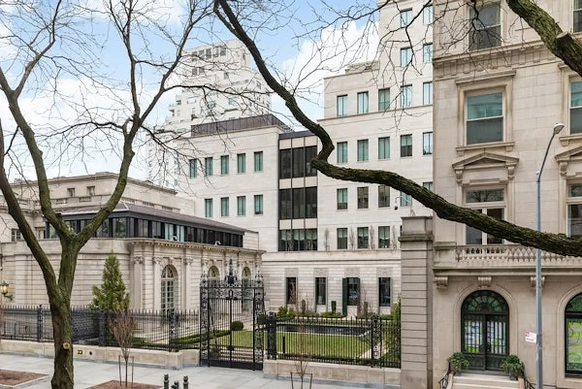 10 East 70th Street #2D in Lenox Hill, Manhattan | StreetEasy