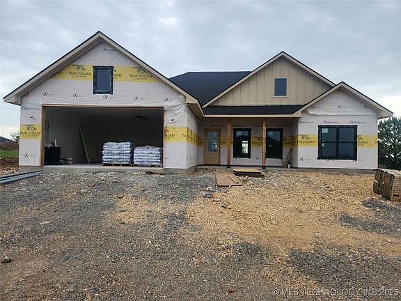 3rd image of 1940 Everly Dr