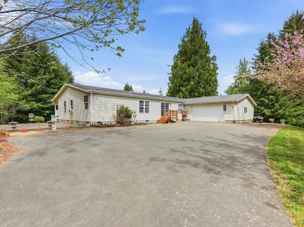 61513 Richmond Way, Coos Bay, OR 97420