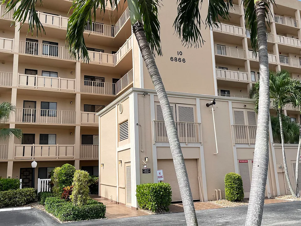 6866 Huntington Ln #305