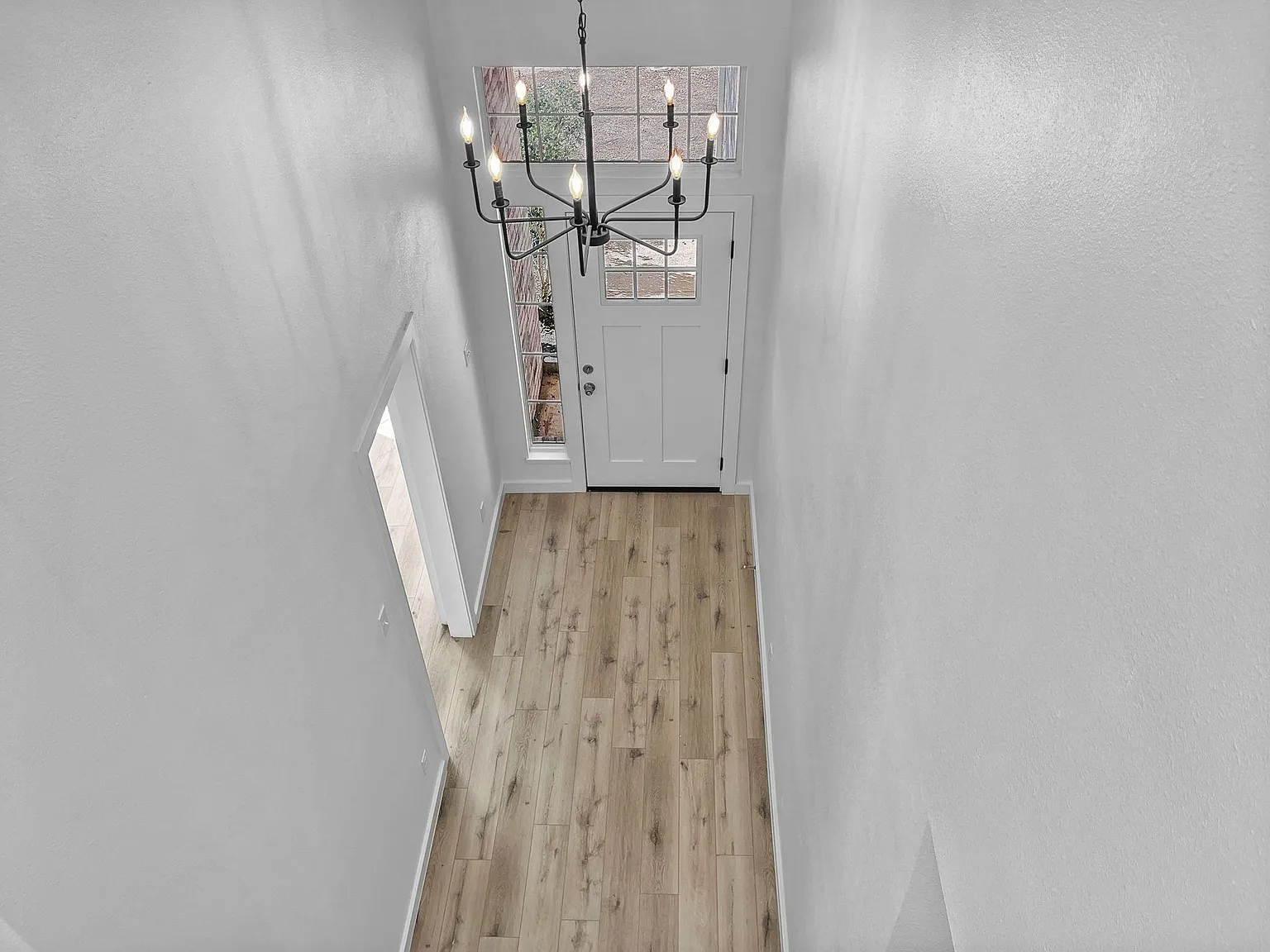 5 bed, 2719 sqft, $3,580 — Photo 4