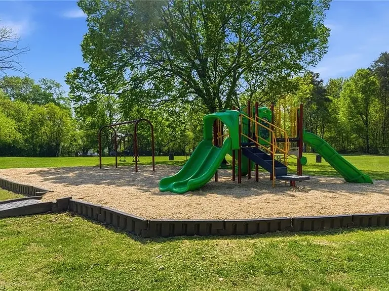 11 Franklinwood Dr — Photo 26
