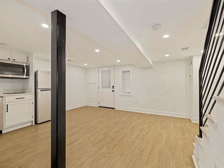 205 Webster St NW #B — Photo 9