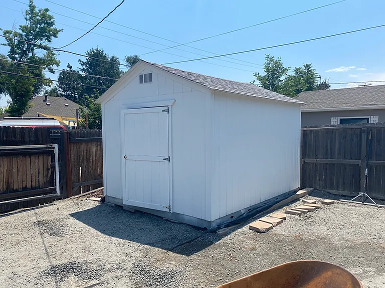 1690 Syracuse St — Photo 13