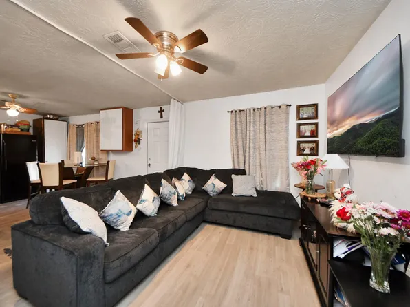 4926 Van Fleet St, Houston, TX 77033