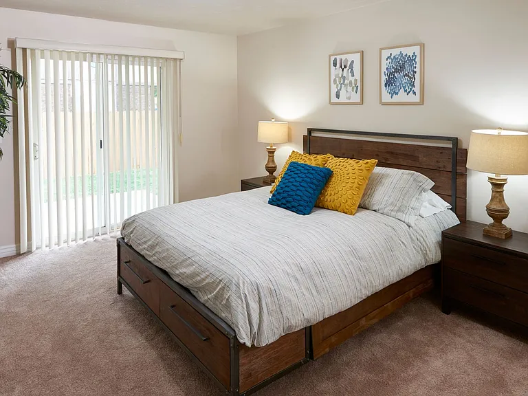 1412-14 Martin Riverside — Photo 7