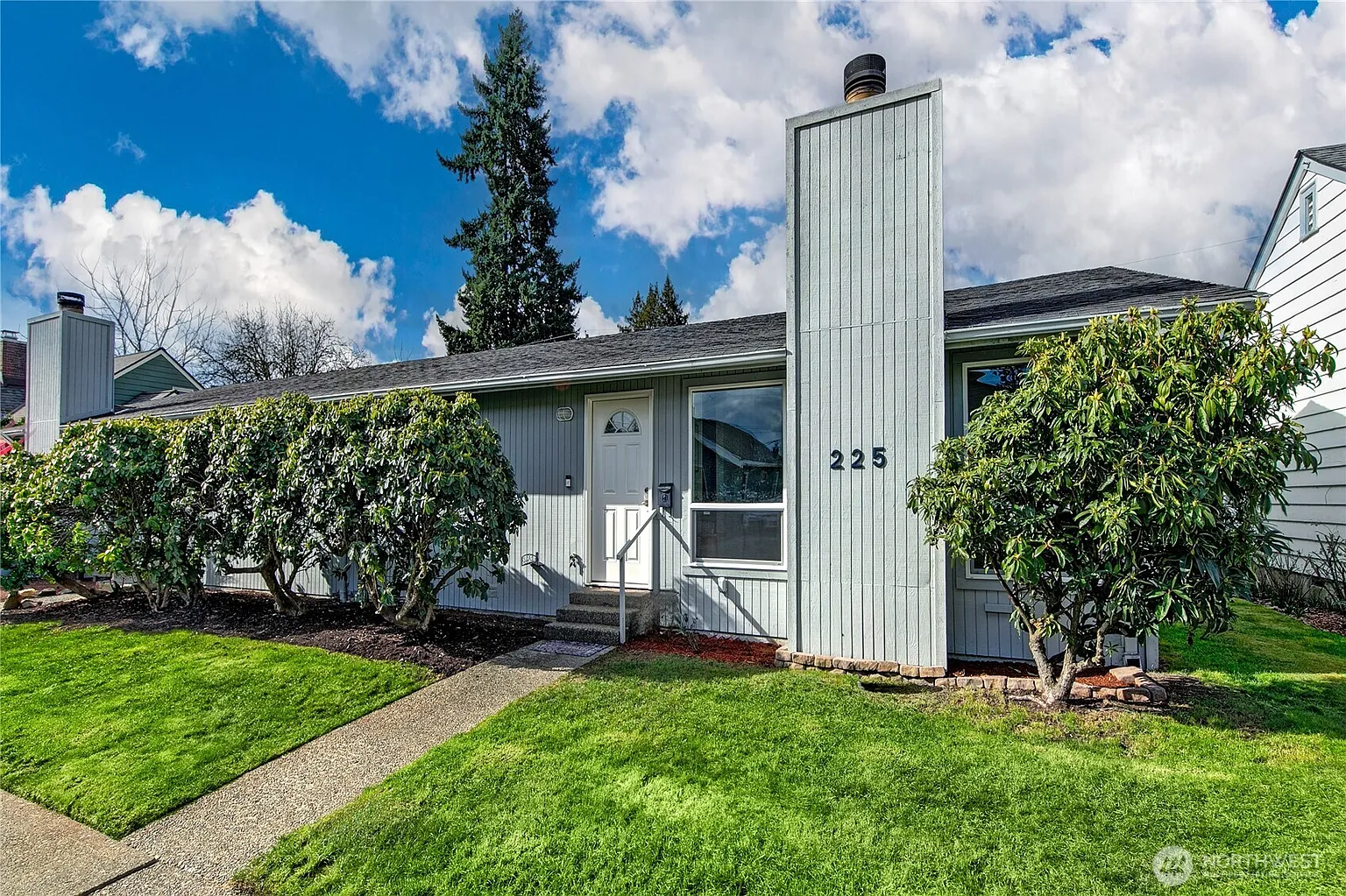 225 I Street SE photo 1