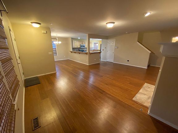 4th image of 2580 Arnold St
