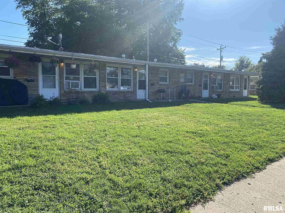 2nd image of 300 Charlotte St
