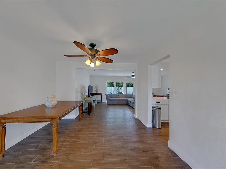 11602 Grove St — Photo 10