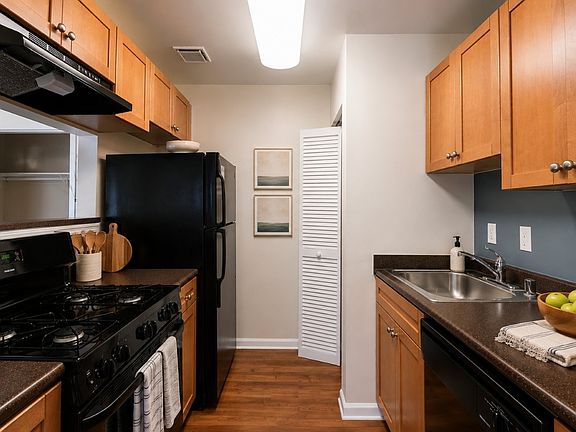 3rd image of 13178 Larchdale Rd #121-14