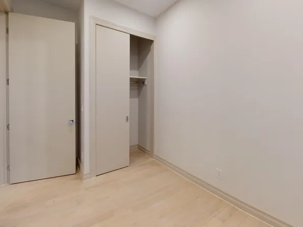 1031 Lorimer Street image 10 of 16