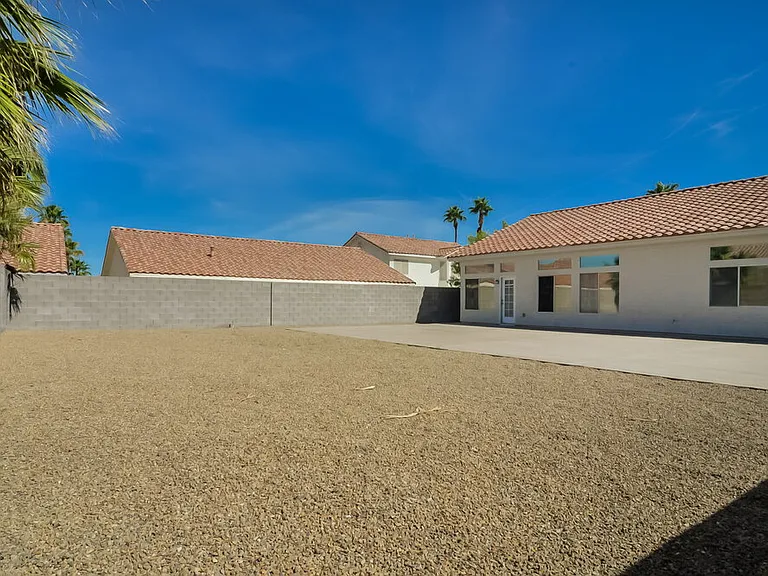 698 Senator Ct — Photo 16