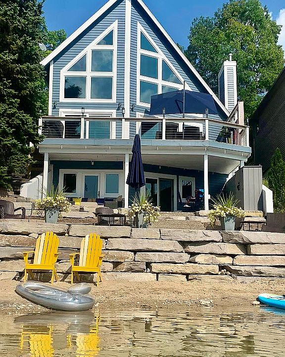 1st image of 3153 McDowell Dr