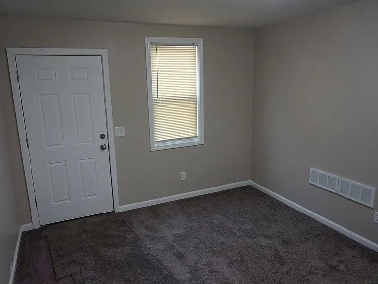 4044 Allen St — Photo 6