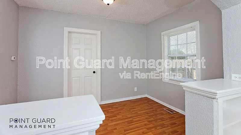 2 bed, 1.0 bath, 904 sqft, $1,025 — Photo 3