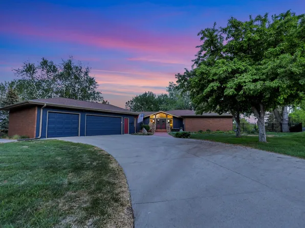 1013 E Ridge Rd, Sioux Falls, SD 57105