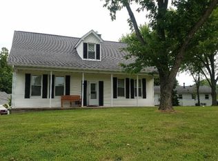 29 Gall Rd, Columbia, IL 62236