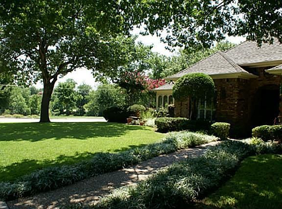 2nd image of 1400 Scarborough Ln