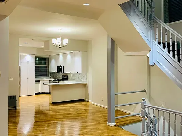 25-54 37th Street image 4 of 36