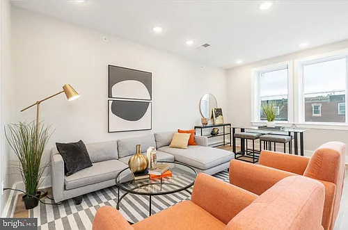 2825 W Girard Ave #201 Photo 1