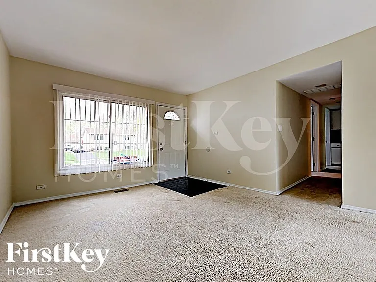 6933 Hemlock St — Photo 3