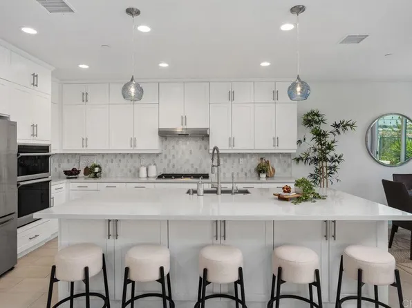 3046 Villeta Ave, Carlsbad, CA 92010