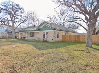 517 W Lamar St, Alvord, TX 76225