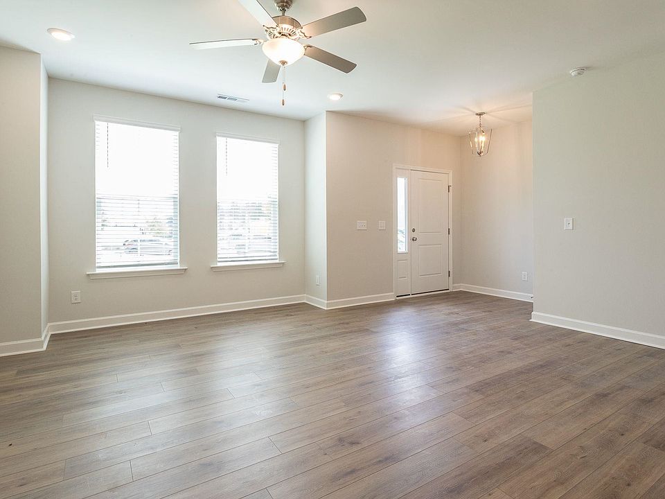 2nd image of 1515 Irving Hill Dr Lot 33