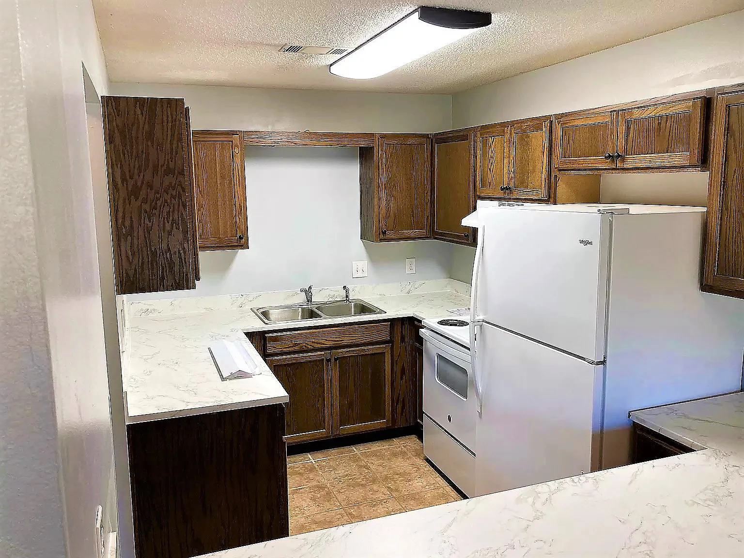 3 bed, 2.5 bath, 1380 sqft, $1,150 — Photo 2