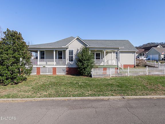 3rd image of 101 Jasmine Dr