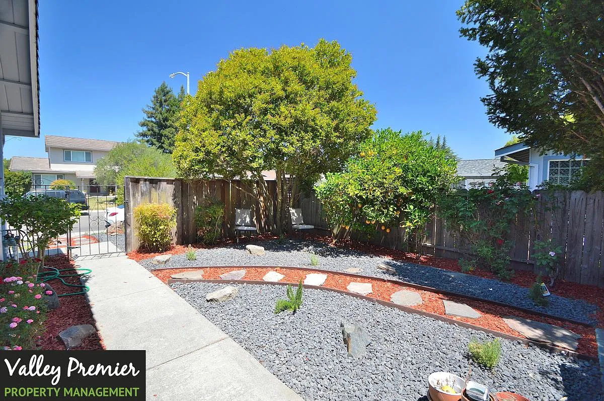 Building Photo - 460 Blanco Ct