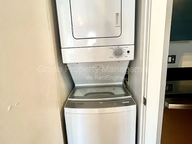 2306 Glenarm Pl #101 — Photo 9
