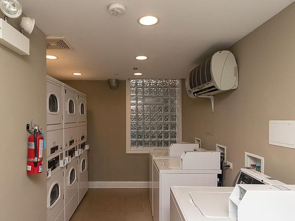 3rd image of 3834 N Sheffield Ave #10b19337b
