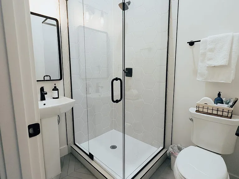 475 N Galapago St #2 — Photo 14