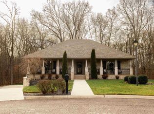 410 Crooked Stick Dr, Bedford, IN 47421