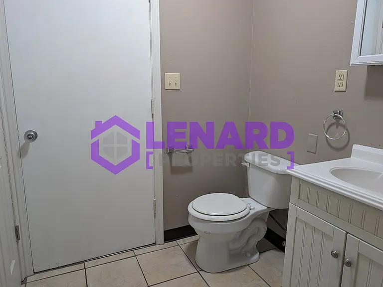 103 W McConnell St — Photo 16