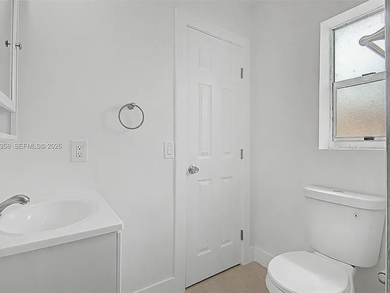 1021 SW 3rd St #6 — Photo 13