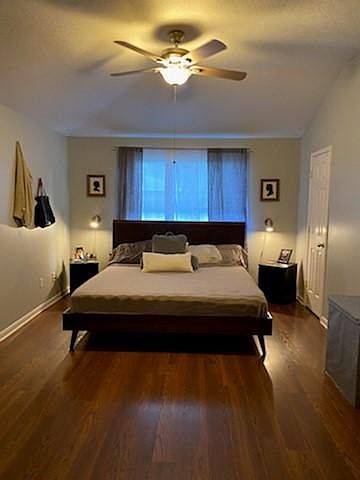 Master bedroom with king size bed (not included) and separate walk-in closet, master bath with 2-sink vanity, jacuzzi size bathtub and large walk-in shower.