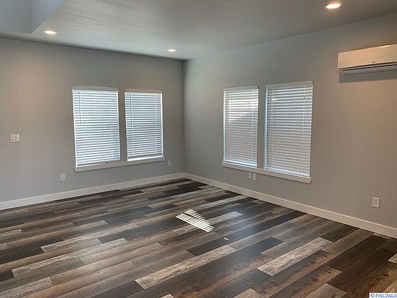 4th image of 708 Fountain Blvd