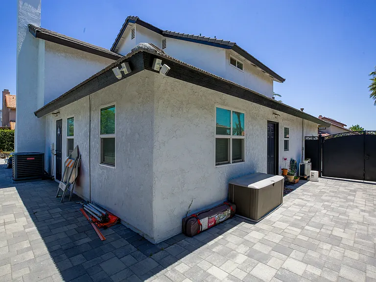 W Huff St — Photo 33