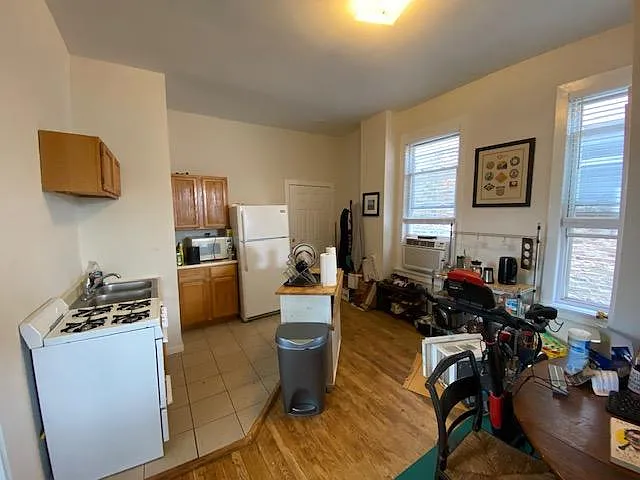 1737 W Erie St #3R