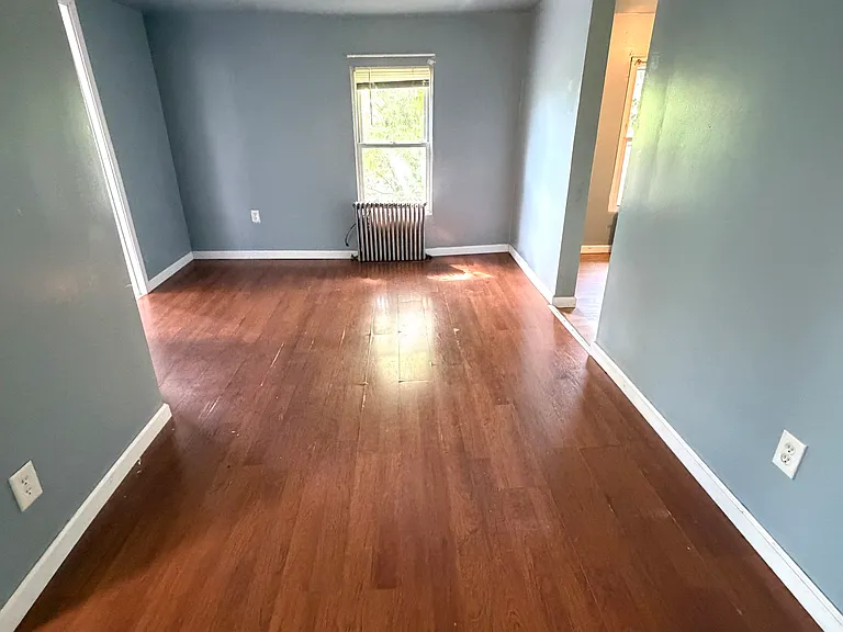 12 Brown Ave #B — Photo 5