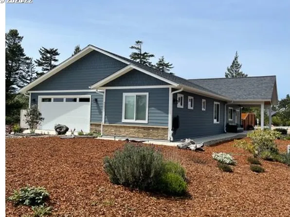 88051 Lake Point Dr, Florence, OR 97439