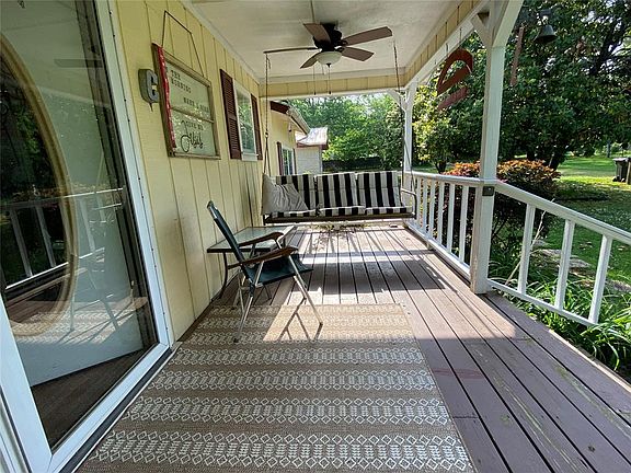 3rd image of 506 E Mosely St