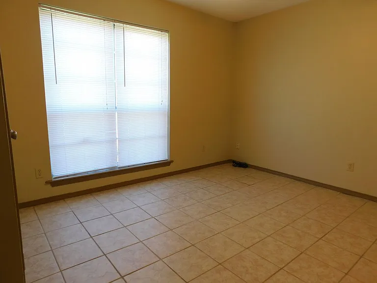 2906 Kendall Ave — Photo 10