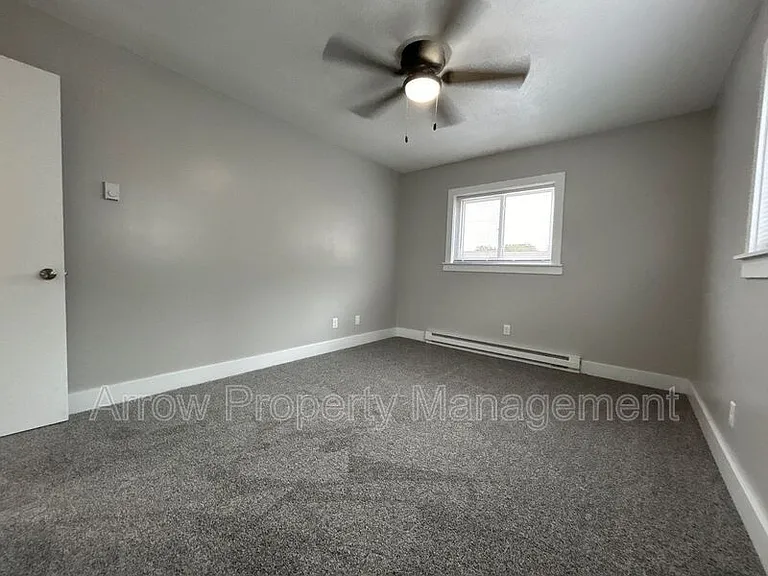 218 Park Ave #5 — Photo 5