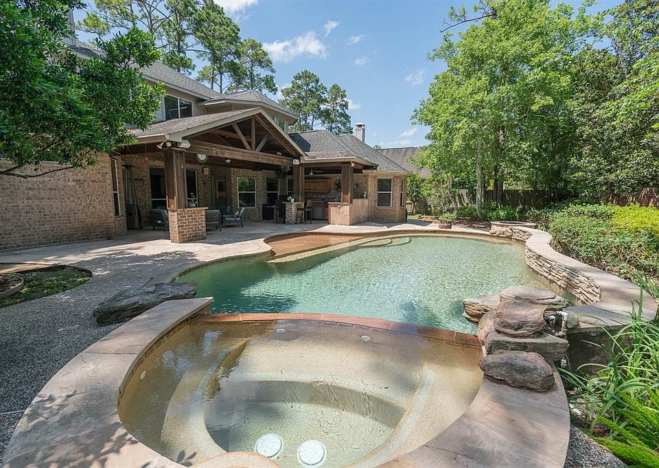 1st image of 707 Hidden Woods Ln